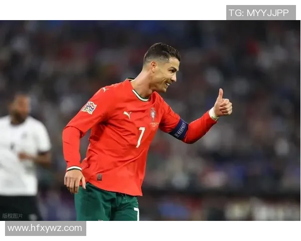 帕尼尼球星卡中克里斯蒂亚诺·罗纳尔多足球卡的收藏价值与投资潜力解析