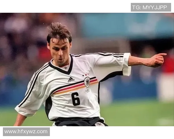 昔日足坛传奇球星回顾与现代足球的对比分析